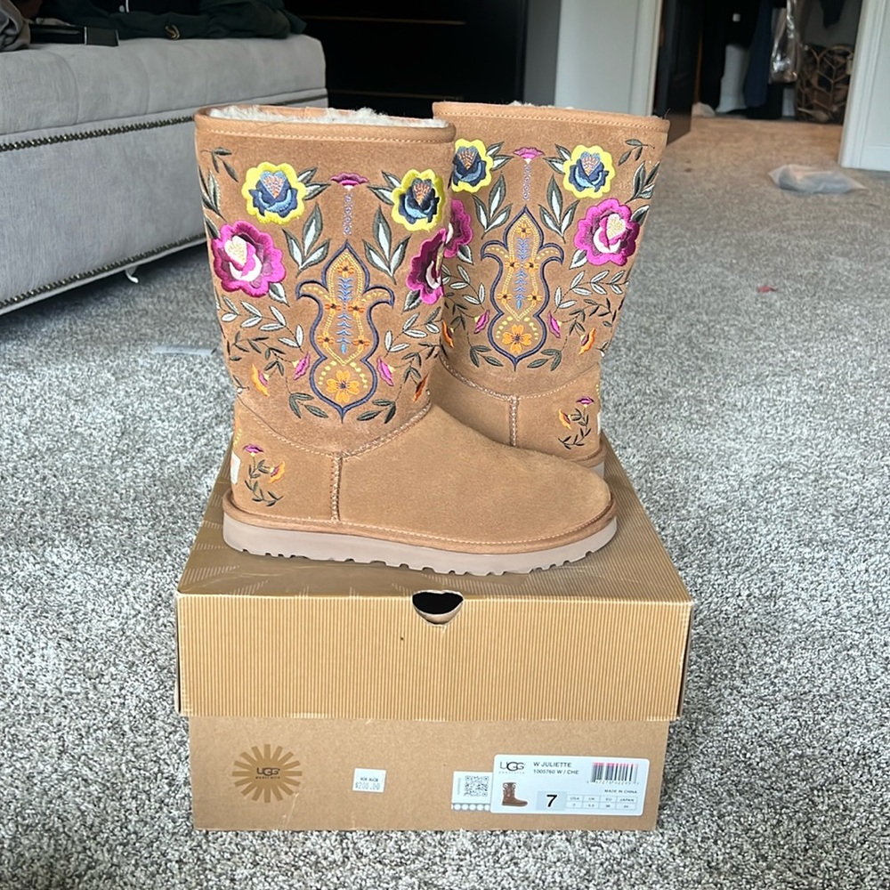 Ugg women justliette size 7